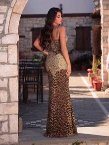 Faeriesty 优雅女士豹纹雪纺长款晚礼服，吊带蕾丝拼接，鱼尾开衩，适合红毯活动、正式晚宴、高端盛会、时装秀、春夏派对及婚礼等场合。 - 棕色 - 查看 3