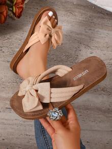 Màu Khaki