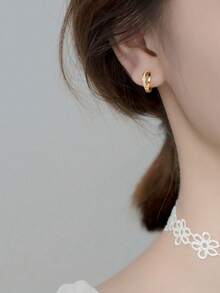 1 Pair Boxed Gold Criss-Cross Rhinestone Hoop Earrings, Modern Double Circle Minimalist Earrings, Geometric Delicate Jewelry - Gold - View 3