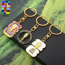 FIFA FIFA 1 pieza Llavero creativo de la Copa Mundial 2026, artesanía exquisita de laca y esmalte, impresión UV de alta definición, material de metal resistente, resistente al desgaste, con forma 3D, portátil y compacto, colgante delicado, coleccionable de fans, recuerdo del evento, regalo de vacaciones, pequeño regalo práctico para niños, niñas, amigos y compañeros de clase - Multicolor - Ver 2