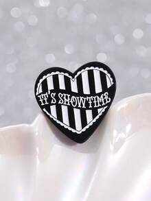 1pc European And American Creative Black And White Striped Heart Shaped Alloy Brooch, Minimalist English Metal Badge Pin - Multicolor - View 4