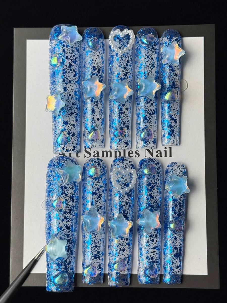 10片装高端奢华风格美甲贴，手工绘制立体星星、爱心和闪亮蓝色亮片，适合出席重要宴会、生日派对、家庭聚会和节日活动。 - 藍色 - 查看 1