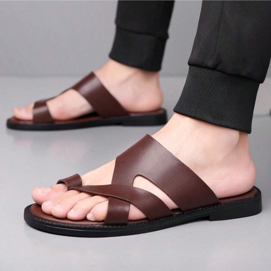 男士夏季交叉绑带凉拖鞋，轻便舒适，适合海滩、泳池边或日常休闲穿着，防滑鞋底，行走轻松自如。 - 棕色 - 查看 1