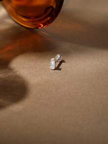 1颗0.1克拉莫桑石925纯银时尚方形螺纹穿刺耳骨耳环，女士耳环，适用于婚礼首饰和情侣礼物 - 銀色 - 查看 3