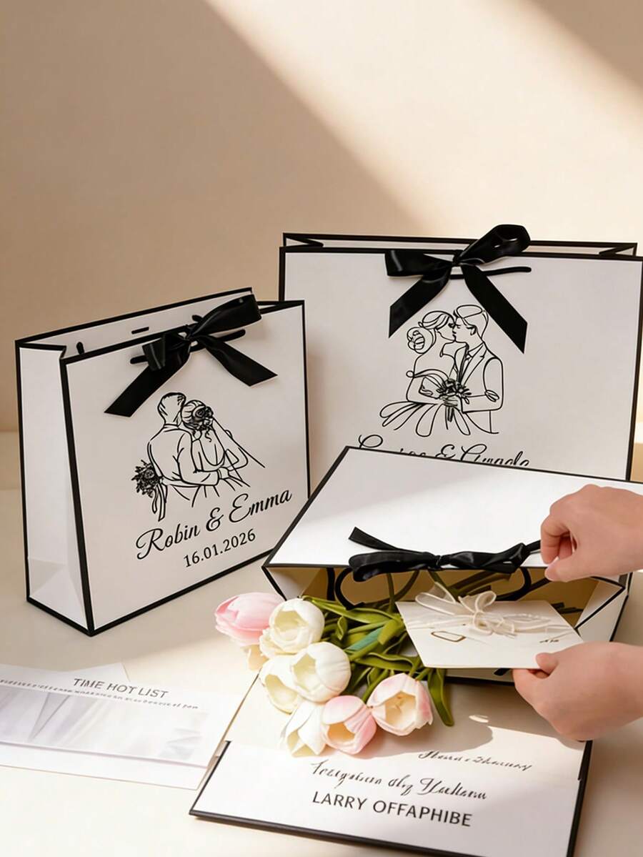 定制婚礼及个性化礼品袋。可定制的礼品袋,可印制logo、姓名或个人信息。定制包装,创意高端设计。黑色缎带装饰的定制礼品袋。多功能、装饰性强、可重复使用的手提袋。适合作为伴娘伴郎的高端礼物。也适用于单身派对、婚礼、迎宾礼包和婚礼回礼。定制生日礼品袋。可重复使用的手提袋,适用于周年纪念日、生日、婚礼和订婚等场合。 - 彩色 - 查看 1