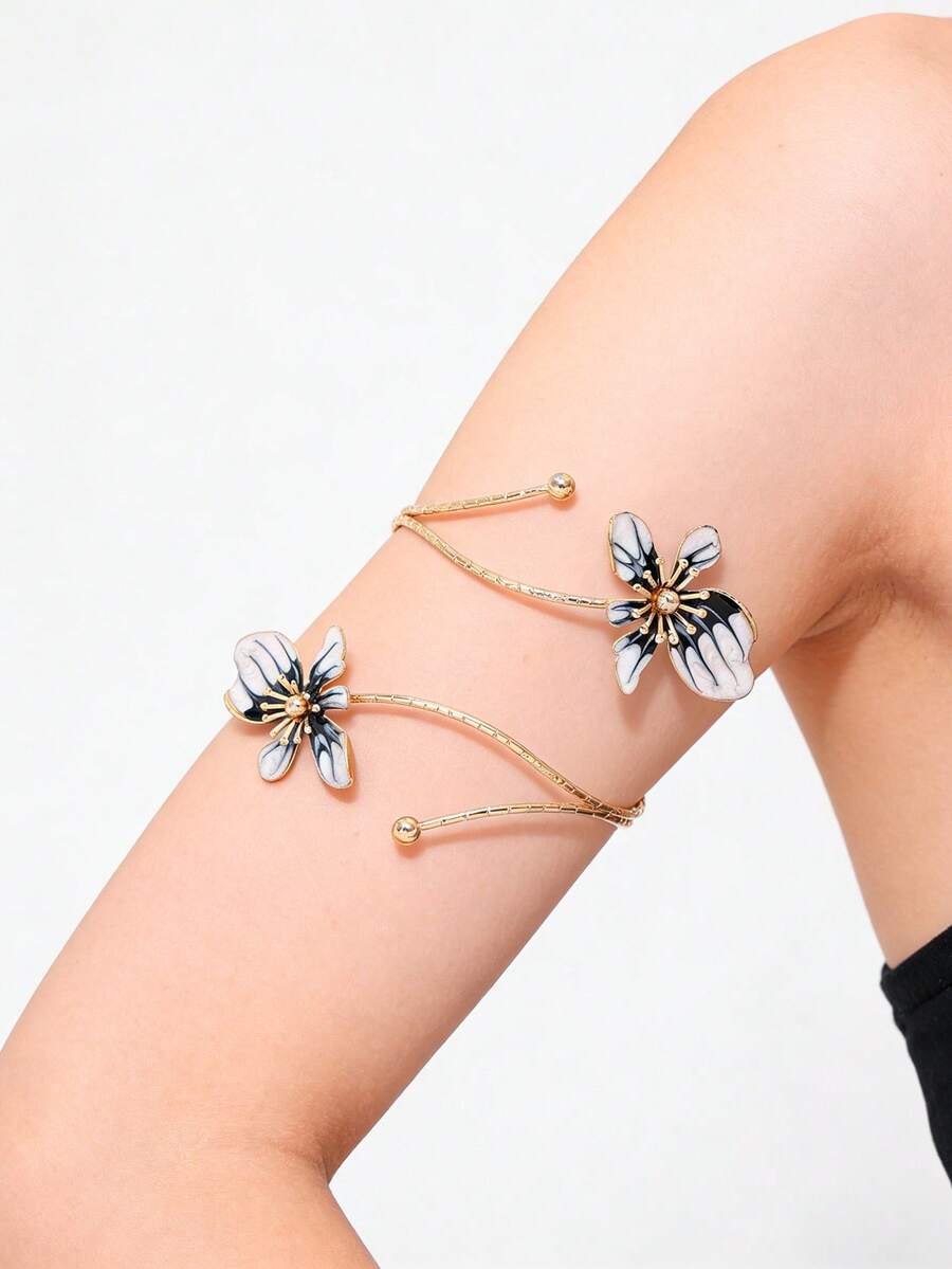 1件朋克风夸张合金金属多色珐琅花卉手链，时尚清新，夏季持久彩色珐琅花卉臂链，适合女性日常佩戴、各种节日、母亲节礼物、社交聚会、派对、海滩度假（花卉颜色为手工珐琅釉，可能存在一些色差，例如渗色、染色或褪色） - 黑與白 - 查看 1