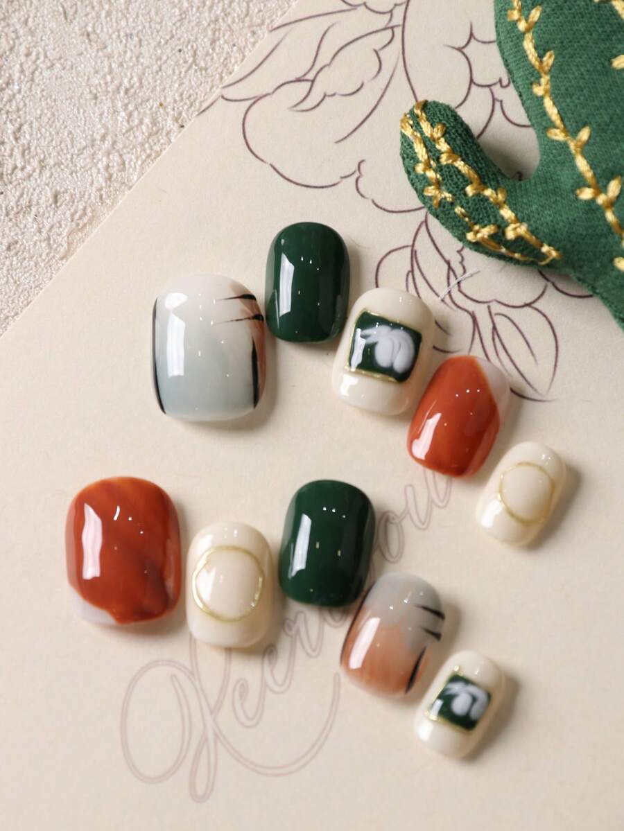 10片装棕色、绿色、白色美甲贴片，适用于短指甲，包含1张粘性贴纸和1个迷你指甲锉。 - 彩色 - 查看 1