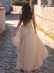 Faeriesty Đầm dạ hội nữ màu sâm panh đính sequin và hạt cườm, áo không tay cổ vuông ôm sát kết hợp với chân váy maxi xếp tầng bằng vải lưới, thiết kế eo tinh tế, phong cách sang trọng, phù hợp cho các bữa tối trang trọng, sự kiện thảm đỏ, dạ tiệc từ thiện, đám cưới và các dịp trang trọng khác. Thích hợp cho mùa xuân. - Rượu sâm banh - Xem 3