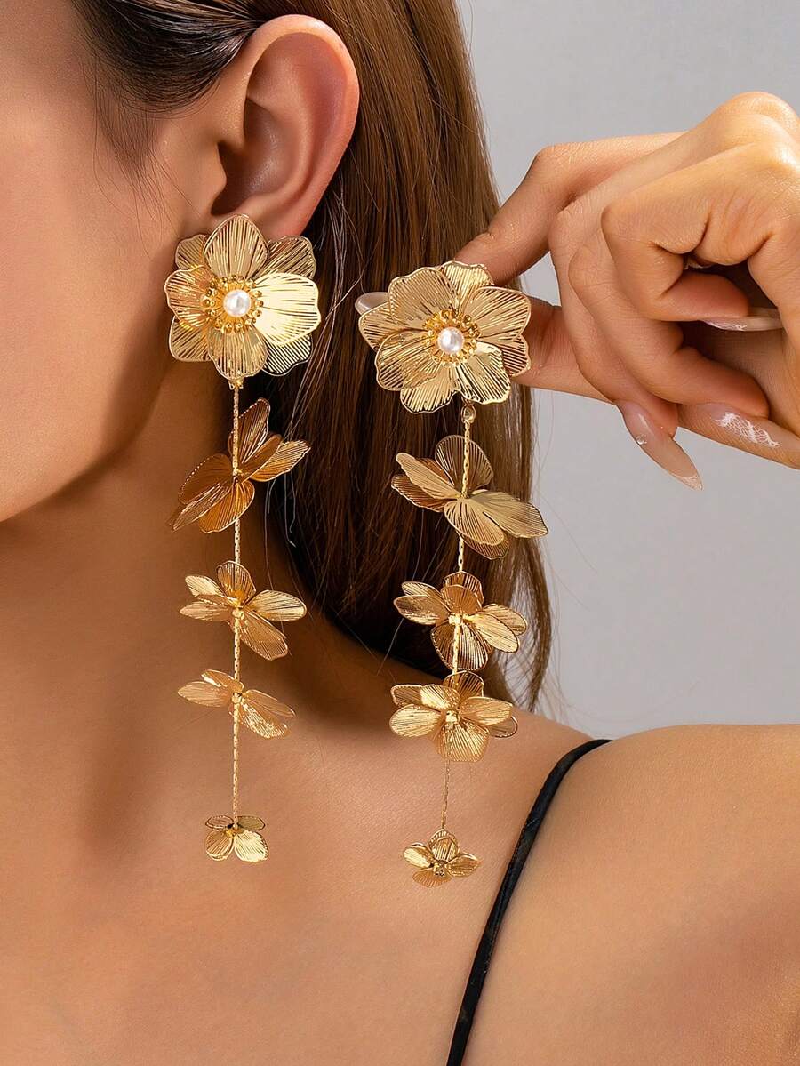 1 Pair Fashionable Personalized Hollow Flower Shaped Pendant Earrings, Suitable For Women's Party, Gathering, Daily Wear, Versatile Gift - Yellow Gold - View 1