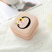 1个花卉字母首饰盒，A-Z字母旅行首饰盒，伴娘，结婚礼物，字母戒指盒，女士礼品盒，PU皮革首饰盒（适用于戒指、吊坠、耳环、项链等） - 女孩和女士礼品盒。 - Floral Alphabet - 查看 49