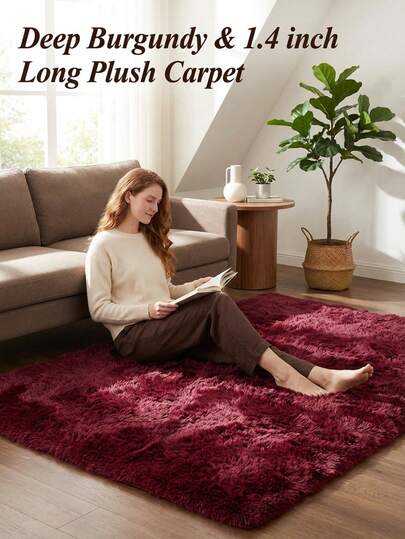 1 tấm thảm lông xù siêu mềm màu đỏ rượu vang, dày 1.4 inch, trọng lượng 550g/㎡, có lớp mút hoạt tính 0.24 inch, chống trượt, thích hợp cho phòng khách và phòng ngủ.