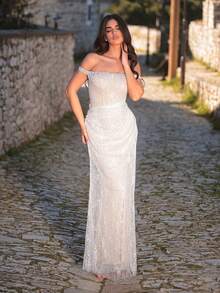 Faeriesty 女士露肩蕾丝晚礼服，优雅鱼尾廓形，精致蕾丝镶嵌，领口饰以精美仿珍珠，采用轻盈的薄纱蕾丝面料和修身设计，适合出席盛大晚宴、红毯活动、婚礼、正式晚宴和颁奖典礼等春季场合。 - 白色 - 查看 5