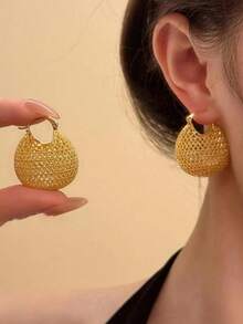 1对时尚镂空金属圈形耳环，轻盈网状夸张耳环，百搭时尚饰品，适合日常佩戴和派对礼物 - 金色 - 查看 3