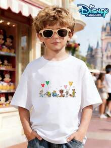 Disney Pumbaa And Timon Interactive Print Crew Neck T-Shirt For Boys Aged 4-12, 100% Cotton Short-Sleeve. The Front Features A Playful Interaction Between Pumbaa's Adorable Warthog Pose And Timon's Mischievous Posture, Paired With A Round Balloon. Classic Forest Elements Combine With Cartoon Styling, Creating A Unique And Energetic Look That Perfectly Matches A Boy's Playful Personality And Joyful Atmosphere. Can Be Paired With Jeans, Athletic Shorts, Or Cargo Shorts. Suitable For Theme Park Outings, Outdoor Camping, Everyday Wear, Student Gatherings, And More. Skin-Friendly And Durable, This Cartoon-Pattern Top Creates A Unique Animal-Themed Outfit For Boys. - 白色 - 查看 2