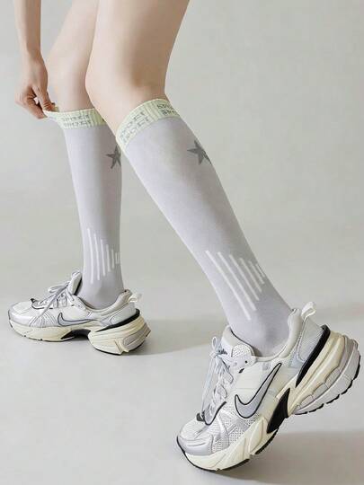  Zapatillas deportivas de running de estilo retro versátiles y cómodas Nike V2K, para hombre, en color gris