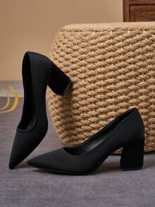 MonaNise 女士时尚棕色套脚高跟鞋，适合居家、办公、度假、旅行、购物、户外活动，风格复古休闲，百搭、优雅舒适。 - 黑色 - 查看 4