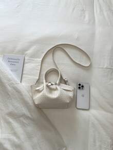 High-Quality, Fashionable, Versatile And Stylish Crossbody Bag With A Shoulder Strap. Bag With Pleated Design. Suitable For Use When Going Out, Attending Parties Or Gatherings. - White - View 4