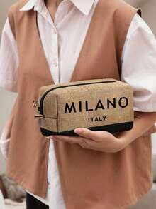 这款女士沙滩主题手提包套装饰有艺术感十足的“意大利米兰”标志，包含一个大容量手提包和两个化妆包。适合婚礼、度假和日常使用。 - 彩色 - 查看 6