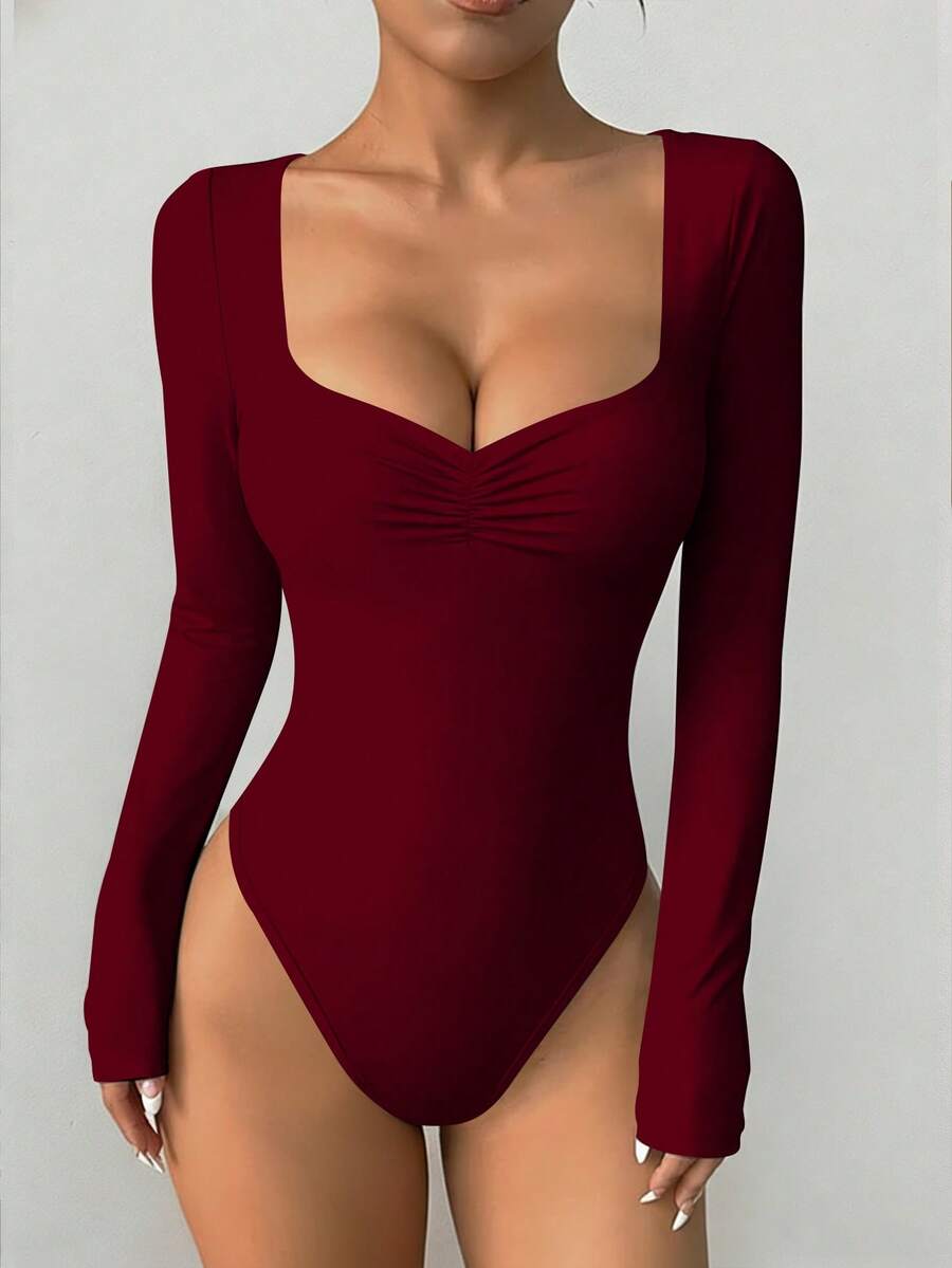 imisic Gaun Bodycon Seksi Lengan Panjang Berkerah V dengan Detail Kerut. Garis lehernya didesain dalam bentuk V yang dalam. Ini adalah gaya dasar yang pas di badan, cocok untuk dipakai di luar ruangan, dan juga memiliki efek melangsingkan. Ini adalah gaun lengan panjang berkerah V yang ketat, cocok untuk olahraga, penggunaan di rumah, dan aktivitas sehari-hari. - Burgundy - View 1