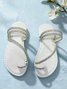 1 Pair White Children's Sandals, Girls' Flat Non-Slip Sandals, Rhinestone Wrapped Strap Toe Design, Suitable For Summer Outings, Beach, Wedding Party, Casual Gatherings, Daily Wear - White - View 4
