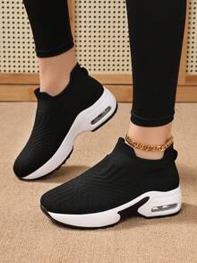 2026 Spring New Women's Mesh Breathable Shock Absorbing Thick Sole Casual Travel Sneakers - Black - View 3