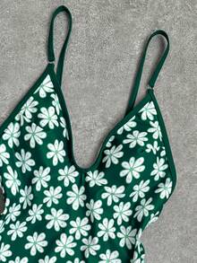 Women's Sexy V-Neck Floral Print Green Cute & Elegant Swimsuit Vacation - Green - View 3