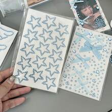 [Back To School]1套全新INS風藍色與銀色水鑽珍珠貼紙，幾何星形、愛心、翅膀造型貼紙，適用於手帳、禮盒、卡片貼紙，亦可用於臉部彩妝裝飾，適合參加派對、演唱會、雞尾酒會、音樂節 - 彩色 - 查看 7