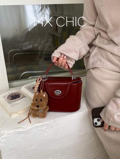 1pc Women's Solid Color PU Handbag, Fashionable Flap Box Bag With Cartoon Charm, Suitable For Commuting, Shopping, And Gift