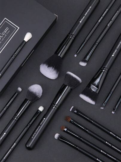 DUcare 15件套专业化妆刷套装，经典黑白合成纤维木柄粉底刷、遮瑕刷、腮红刷、眼影刷、歌舞伎刷，附带使用说明，全套化妆刷套装，沙龙级品质，适合初学者、专业化妆师、男女皆宜，采用纯素材料制成，奢华化妆工具，打造全脸妆容，旅行化妆刷套装