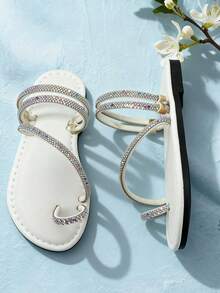 1 Pair White Children's Sandals, Girls' Flat Non-Slip Sandals, Rhinestone Wrapped Strap Toe Design, Suitable For Summer Outings, Beach, Wedding Party, Casual Gatherings, Daily Wear - White - View 5