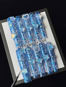 10片装高端奢华风格美甲贴，手工绘制立体星星、爱心和闪亮蓝色亮片，适合出席重要宴会、生日派对、家庭聚会和节日活动。 - 藍色 - 查看 4