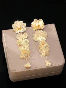 1 Pair Fashionable Personalized Hollow Flower Shaped Pendant Earrings, Suitable For Women's Party, Gathering, Daily Wear, Versatile Gift - Yellow Gold - View 3