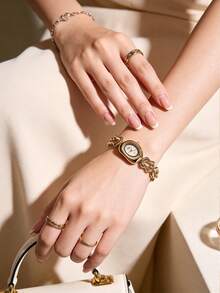 1pc Luxury Elegant Gold Women's Quartz Watch, Minimalist Fashionable Dial, Graceful Diamond-Encrusted Markings, Asymmetrical Gold Alloy Chain Strap, Minimalist Luxury Style, Perfect Match For Modern Casual Outfits - White - View 5