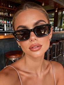 1 Pair Unisex Square Black Frame Sunglasses, Versatile For Summer Daily Life, Street Photography, Tropical Beach Vacation, Fashionable And Elegant - Black - View 1