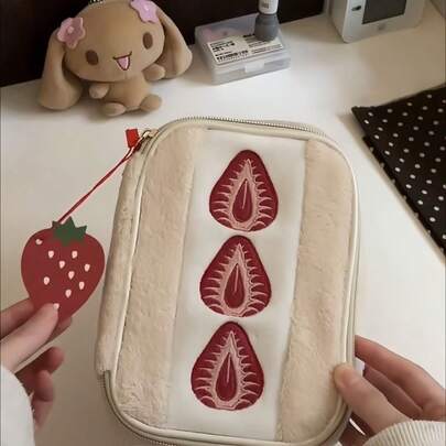 1个草莓三明治铅笔盒，大容量卡包文具袋，毛绒卫生巾化妆包，贴纸收纳袋