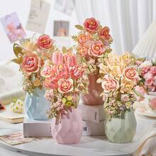 1束手工DIY盆栽绿植花束，包含郁金香、百合、玫瑰、茉莉花，配有花瓶和精美包装盒，适合作为礼物送给老师、同学、朋友、家人，也适合在节日、生日、教师节、妇女节、圣诞节、情人节、感恩节等场合赠送。 - 彩色 - 查看 4