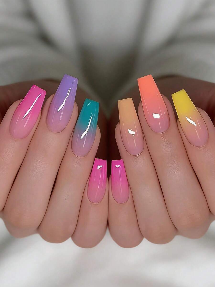 24片彩色渐变扎染亮泽优雅经典假指甲，时尚百搭，适合约会、派对、春夏秋冬日常佩戴，可卸式按压美甲套装，含果冻胶和指甲锉，持久耐用，佩戴方便，随机附赠果冻胶。 - 彩色 - 查看 1