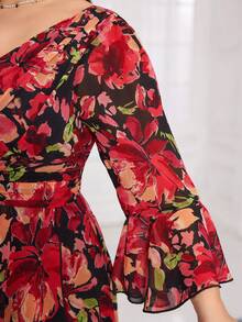 SUPGIR Vestido maxi de talla grande con estampado floral aleatorio, cuello en V, volantes en las mangas y abertura alta - Multicolor - Ver 5