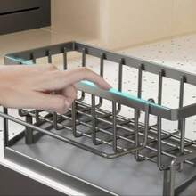 节省空间的厨房水槽收纳架，带毛巾杆、海绵架、皂液器和刷子隔层，是整理台面的理想之选。 - 查看 7