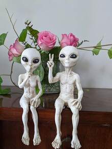 【趣味触感】外星人喝啤酒雕像 - 趣味十足的太空装饰品，绿色外星人手拿啤酒杯，非常适合摆放在桌面或书架上，是科幻迷的理想礼物，也是圣诞节、节日、送给挚友的绝佳选择，更是假日必备、科幻主题房间装饰的完美之选 | 俏皮的外星人设计 | 精致的工艺，外星人主题装饰，家居装饰 - 彩色 - 查看 6