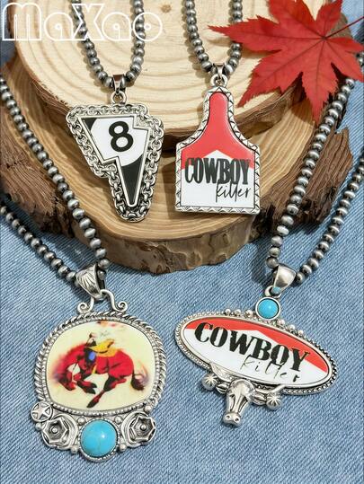 女士复古西部乡村风格多图案印花项链（4毫米珍珠，16英寸长）。以美国西部经典元素为主题，包括牛头轮廓、字母、美国国旗等，适合作为生日礼物、周年纪念礼物或送给时尚朋友的礼物，也适合日常佩戴或收藏。