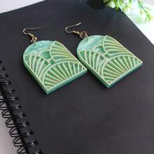 水波纹薄荷绿几何镂空拱形耳坠，女士款，亚克力双层组合3D效果独特耳环，春夏礼物 - 彩色 - 查看 8