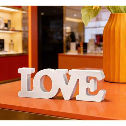 白色“LOVE”字母装饰牌，浪漫桌面爱心字牌，婚礼及情人节家居装饰礼品
