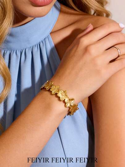 Bracelet jonc en acier inoxydable avec motif floral élégant, bracelet ouvert réglable plaqué or 18 carats, bijou de mariage couleur or pour femme, accessoire pour fête et vacances, cadeau pour elle/maman/meilleure amie