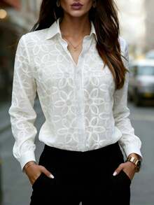 优雅白色涤纶衬衫，长袖，衬衫领，饰以精致花卉刺绣和纽扣细节，适合女士春季穿着。 - 白色 - 查看 2