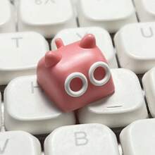 1个个性化胶粘式可爱猫咪造型键帽,3D立体键帽,已安装在树脂键盘的Esc键上。这些键帽非常适合DIY礼物制作,也是一份绝佳的生日礼物。 - 查看 23