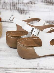 女士厚底交叉搭扣坡跟凉鞋，纯色时尚沙滩波西米亚休闲性感交叉绑带女士坡跟凉鞋，夏季 - 白色 - 查看 5