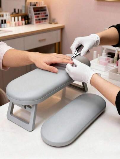 Gối kê tay làm móng bằng nhựa ABS có thể gập lại, đệm kê tay di động với khung ABS bền chắc, thiết kế hỗ trợ cổ tay tiện dụng cho dịch vụ làm móng, nối mi và chăm sóc chân, với chất liệu cao cấp thoải mái và bề mặt dễ lau chùi, phù hợp cho các trạm làm việc tại salon nail, dịch vụ làm đẹp di động, studio nail tại nhà và trạm làm việc của nghệ sĩ nối mi, món quà lý tưởng cho kỹ thuật viên làm móng chuyên nghiệp, nghệ sĩ nối mi, chuyên gia chăm sóc chân, sinh viên trường dạy nghề làm đẹp, dịp Giáng sinh, Ngày Valentine, Ngày của Mẹ.