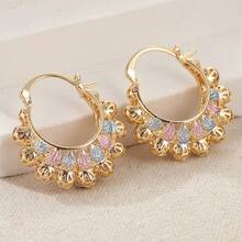 一对镂空雕花耳环，展现优雅复古的魅力和青春活力。庭院风格，精致奢华，适合朋友聚会或主题派对。 - 金的 - 查看 7