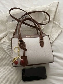A Stylish, Minimalist And Exquisite Classic Women's Crossbody Bag For 2026. It Is A Bag With A Retro Style And A Sense Of Sophistication. - White - View 9